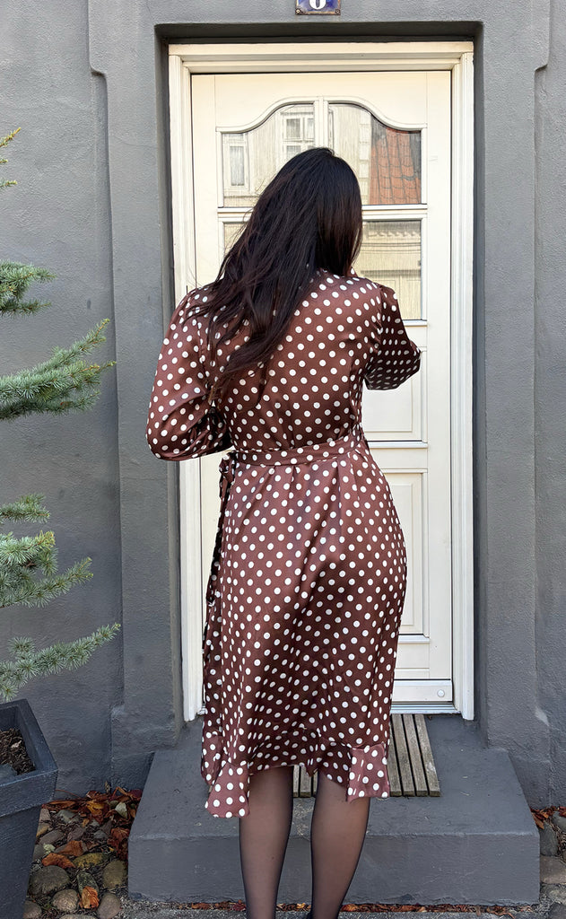 Say INA Copenhagen Kjole - Brina Wrap - Dark Brown W. White Dots