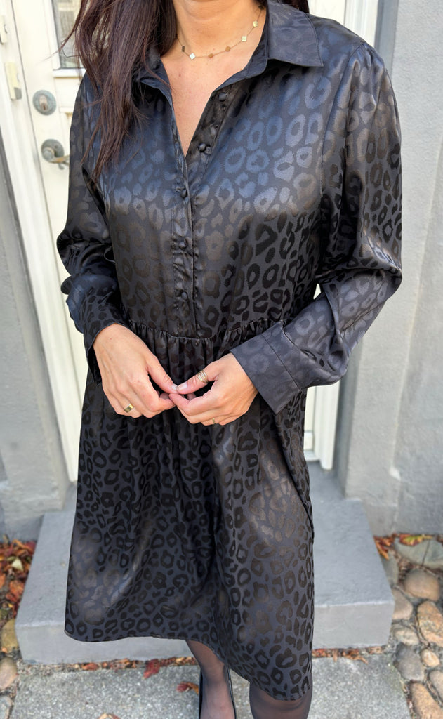 Say INA Copenhagen Kjole - Byron - Black Leopard