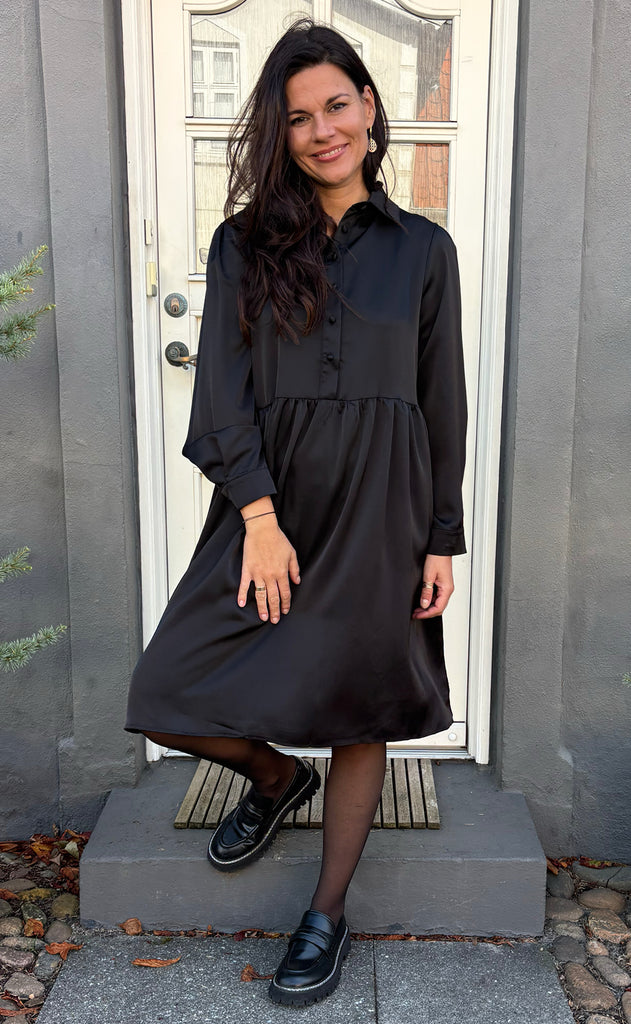 Say INA Copenhagen Kjole - Byron - Shiny Black