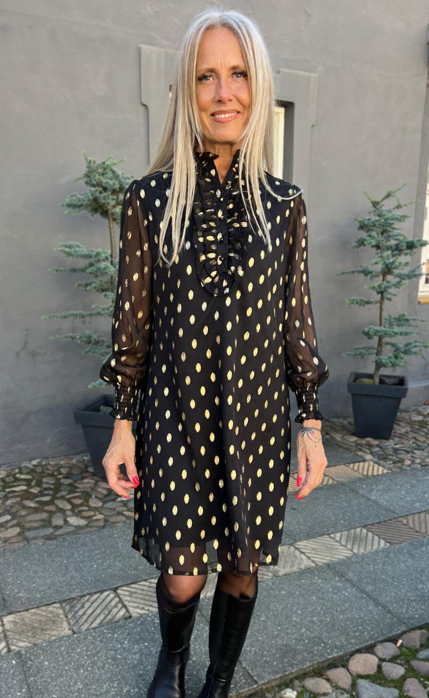 Say INA Copenhagen Kjole - Cami - Black W. Gold Dots