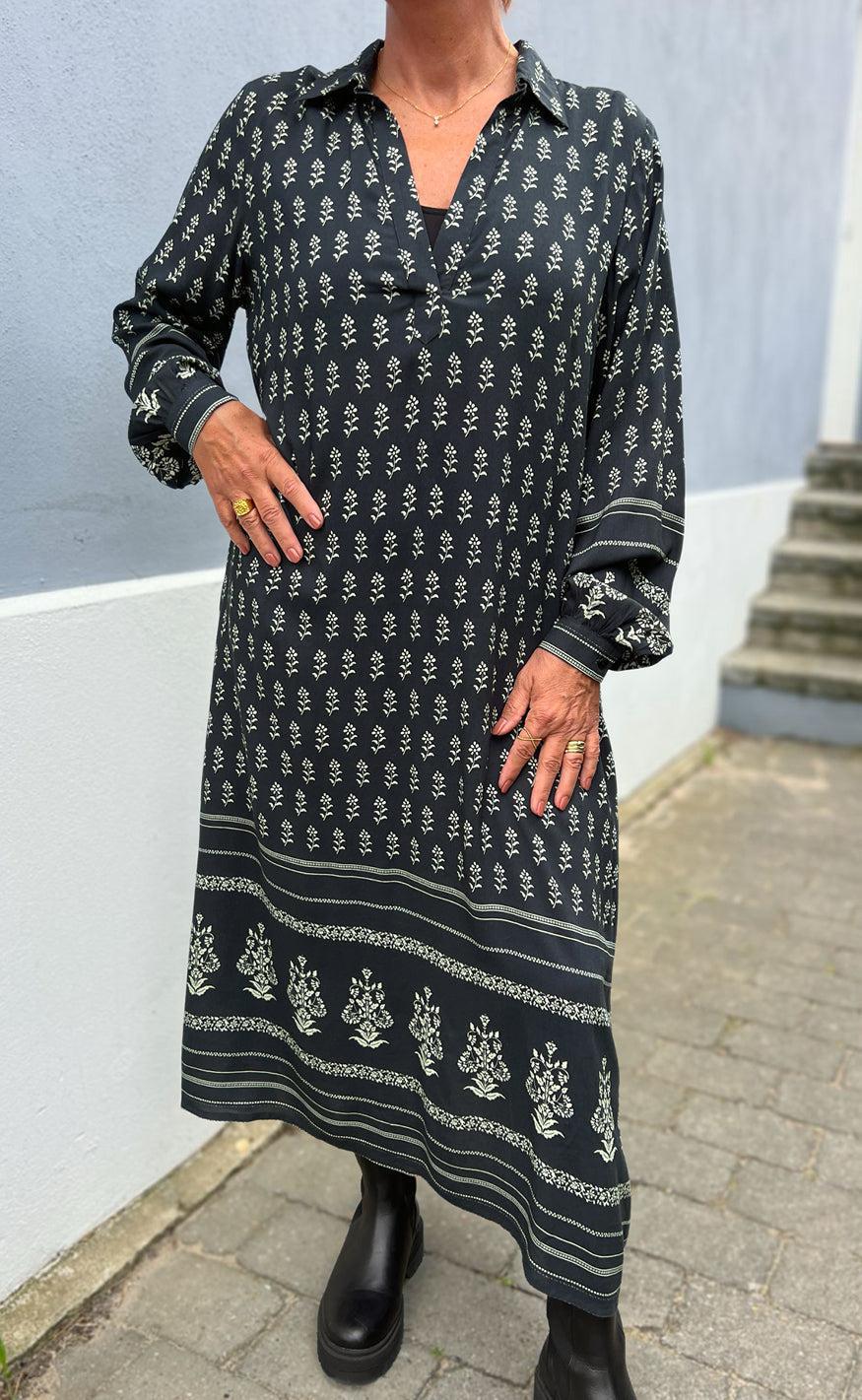 Say INA Copenhagen Kjole - Camma - Black W. Print