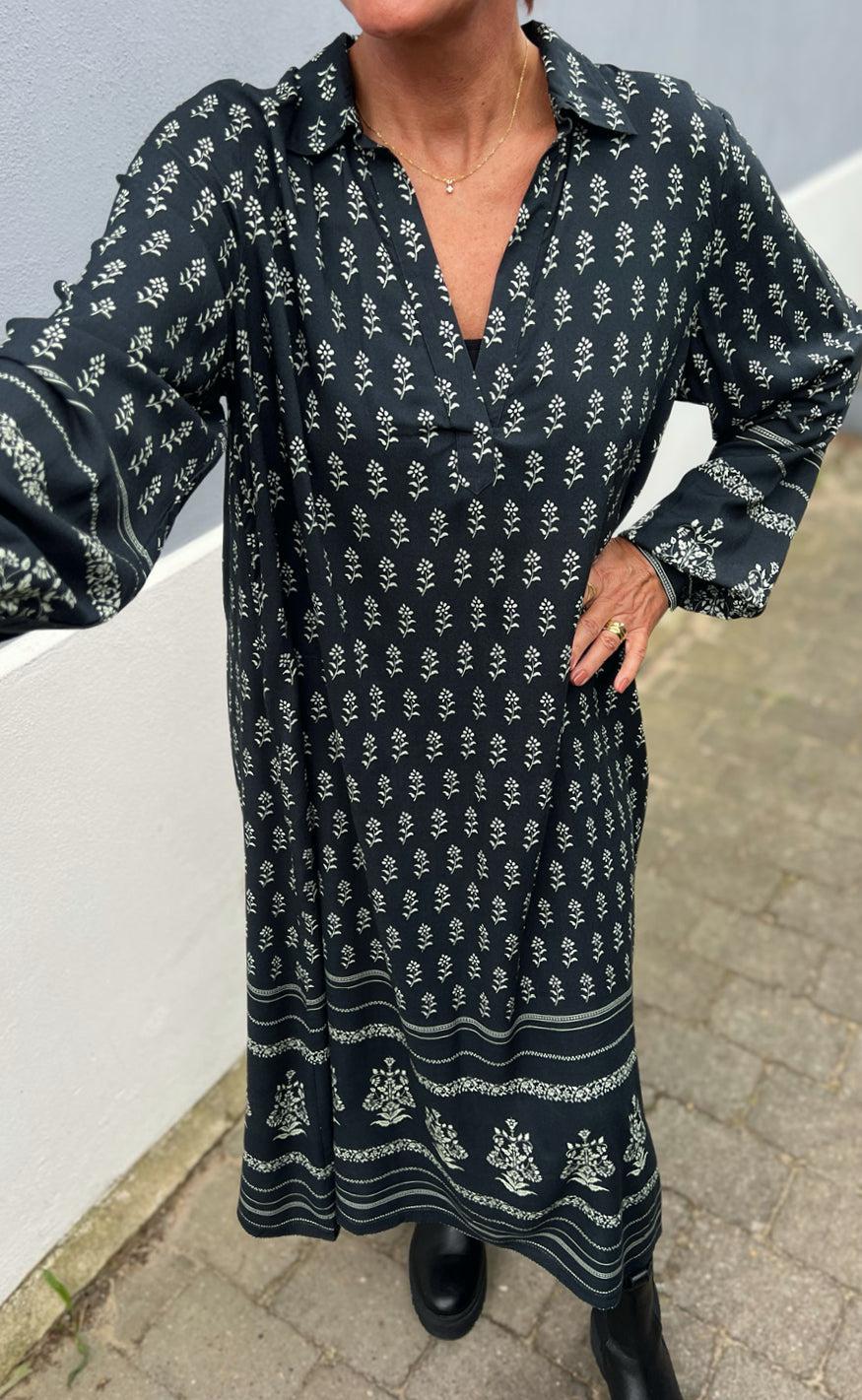 Say INA Copenhagen Kjole - Camma - Black W. Print