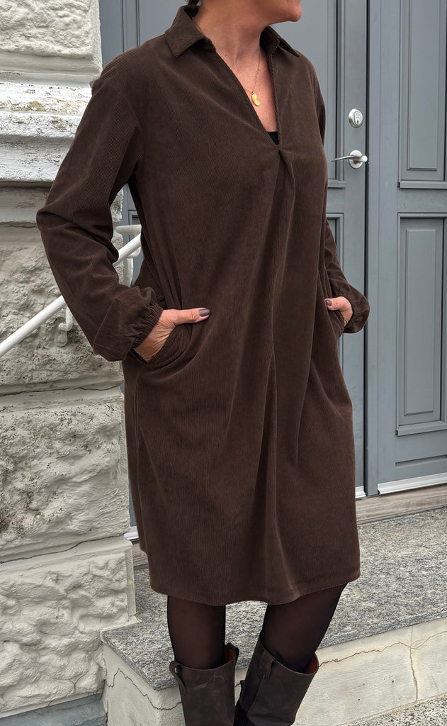 Say INA Copenhagen Kjole - Carina - Brown Corduroy