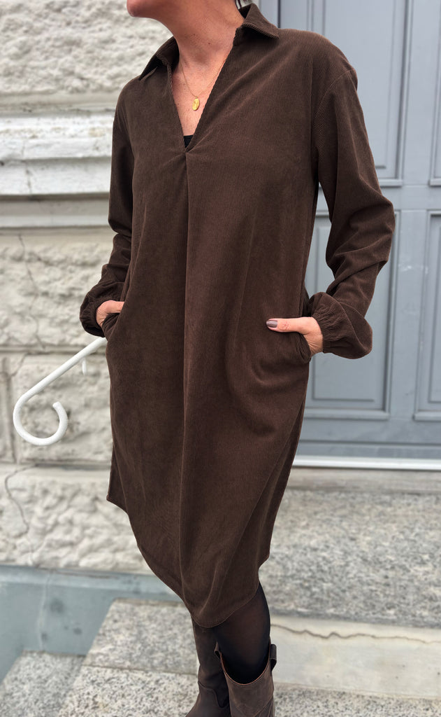 Say INA Copenhagen Kjole - Carina - Brown Corduroy