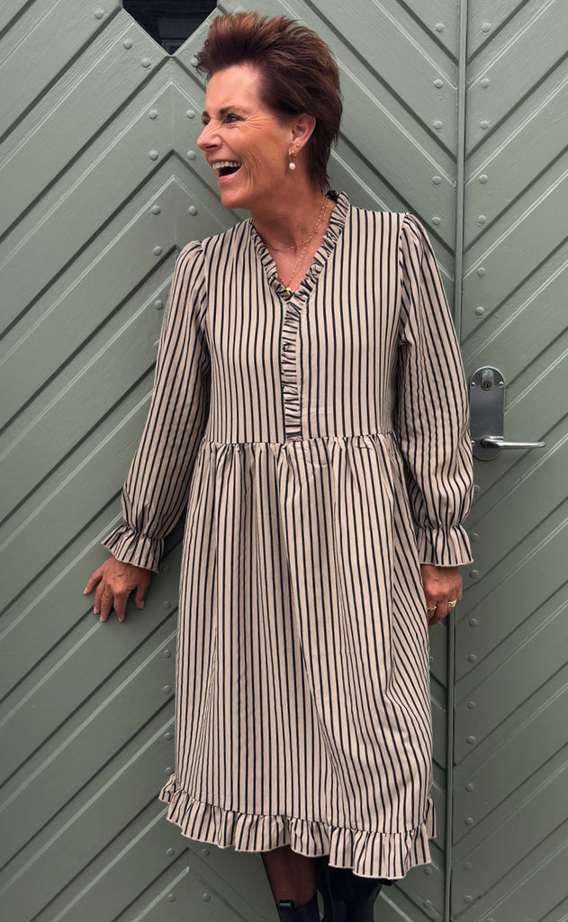Say INA Copenhagen Kjole - Catja - Brown / Black Stripe