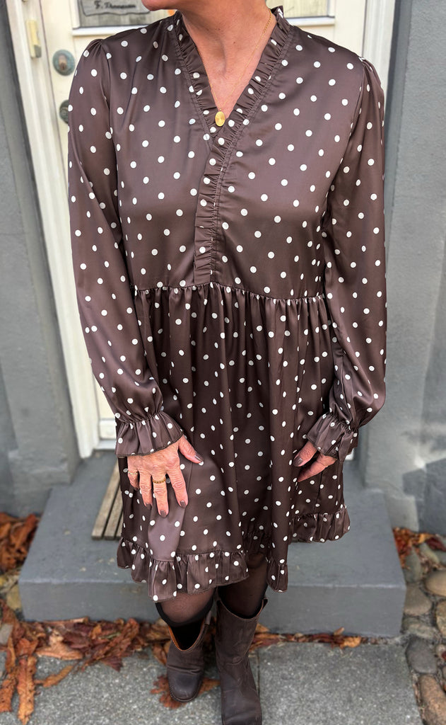 Say INA Copenhagen Kjole - Catja Short - Dark Brown W. White Dots