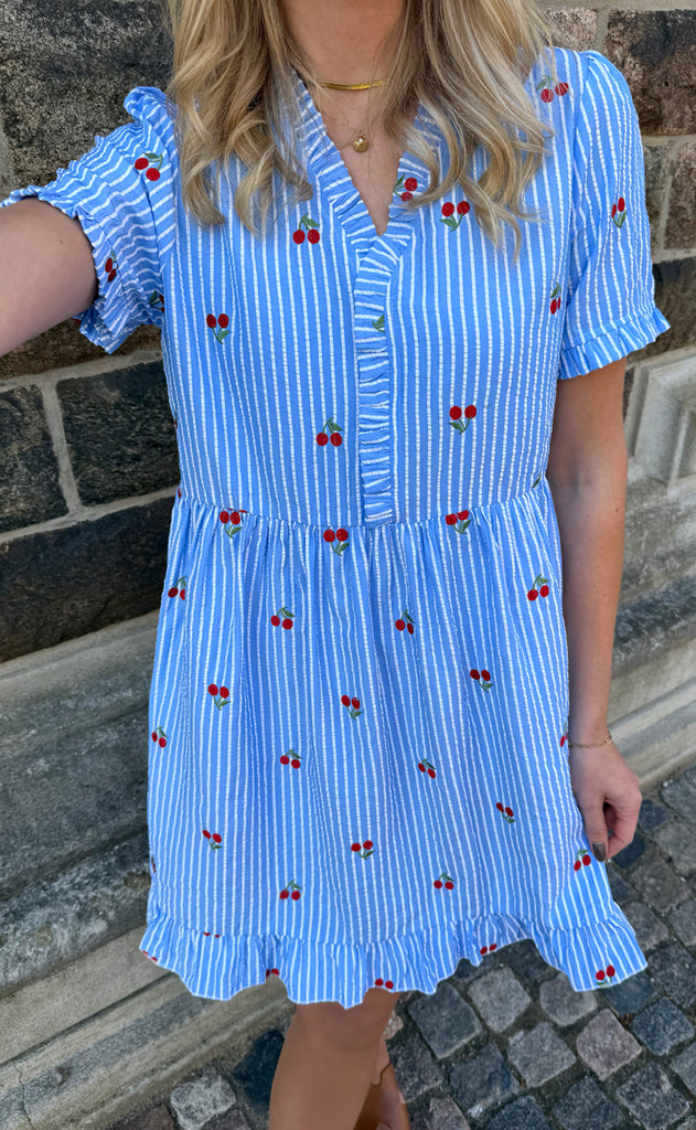 Say INA Copenhagen Kjole - Catja Summer - Blue Striped W. Cherries