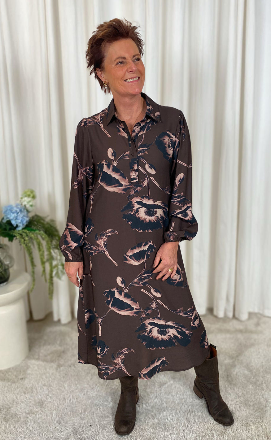 Say INA Copenhagen Kjole - Celeste LS - Dark Brown Flowers