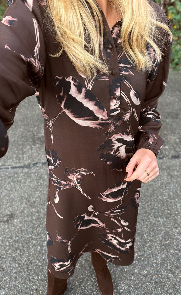 Say INA Copenhagen Kjole - Celeste LS - Dark Brown Flowers