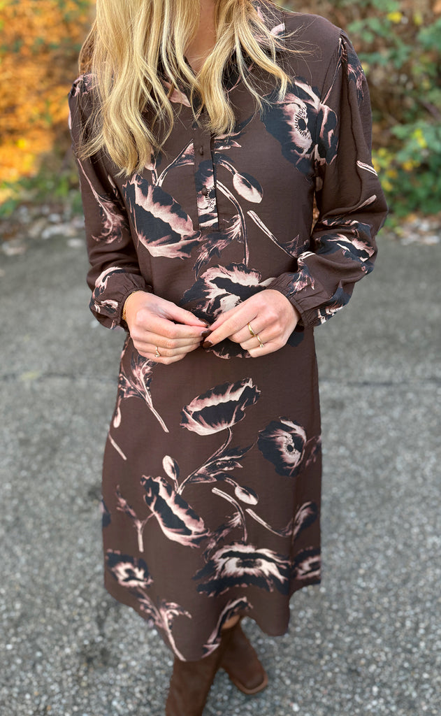 Say INA Copenhagen Kjole - Celeste LS - Dark Brown Flowers