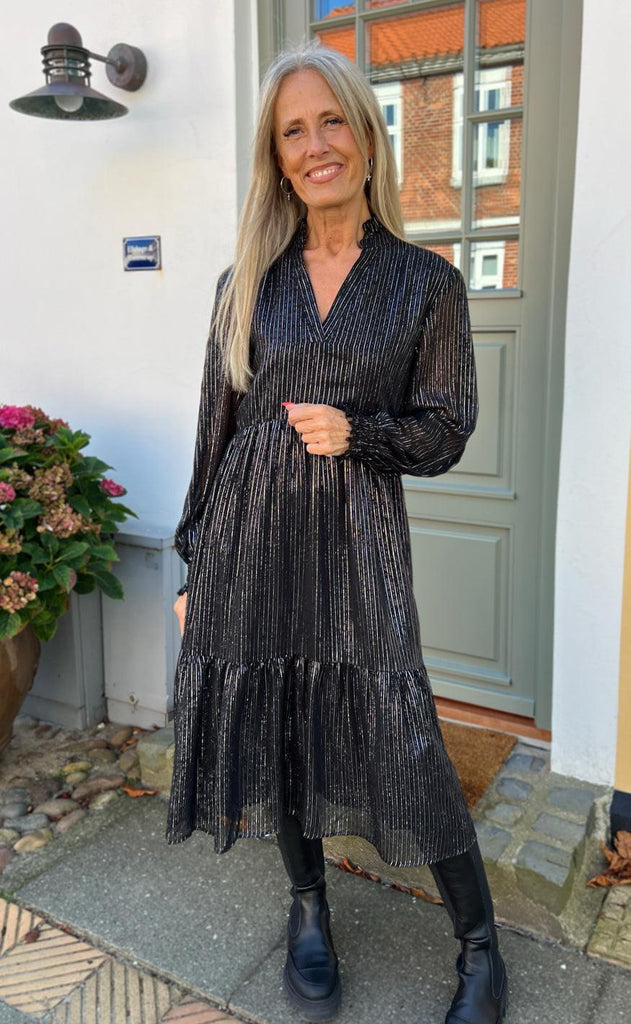 Say INA Copenhagen Kjole - Christel - Black W. Lurex Stripes