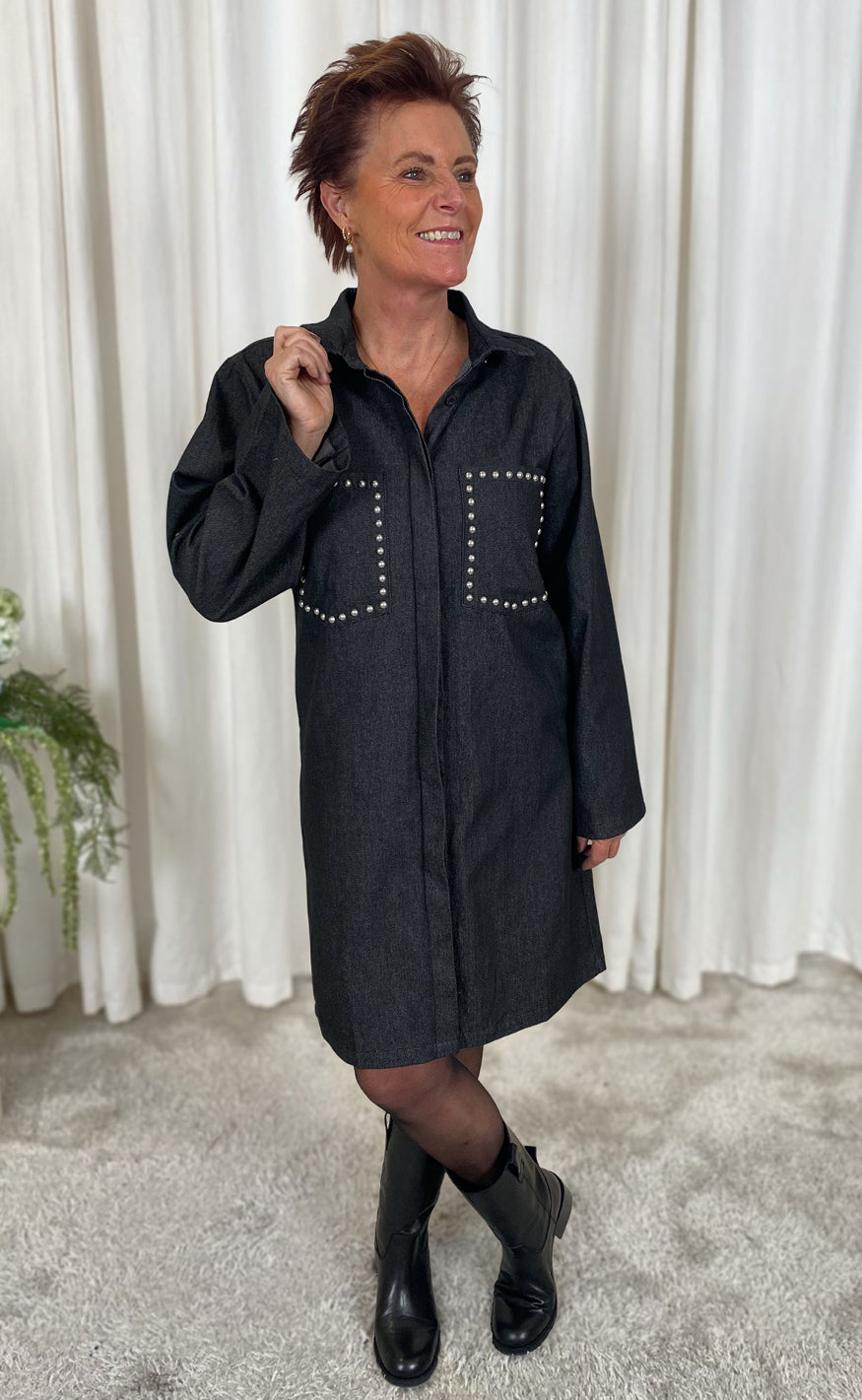 Say INA Copenhagen Kjole - Cilla Denim - Black Denim W. Studs