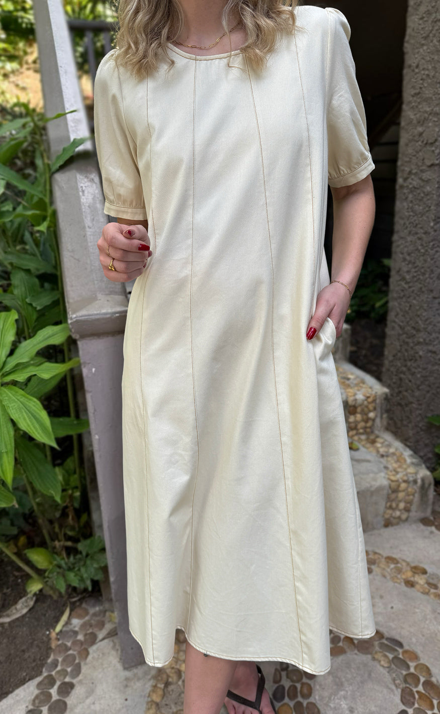 Say INA Copenhagen Kjole - Daniella Denim - Creme W. Brown Stitches