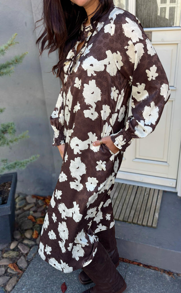 Say INA Copenhagen Kjole - Ella - Dark Brown W. White Flowers