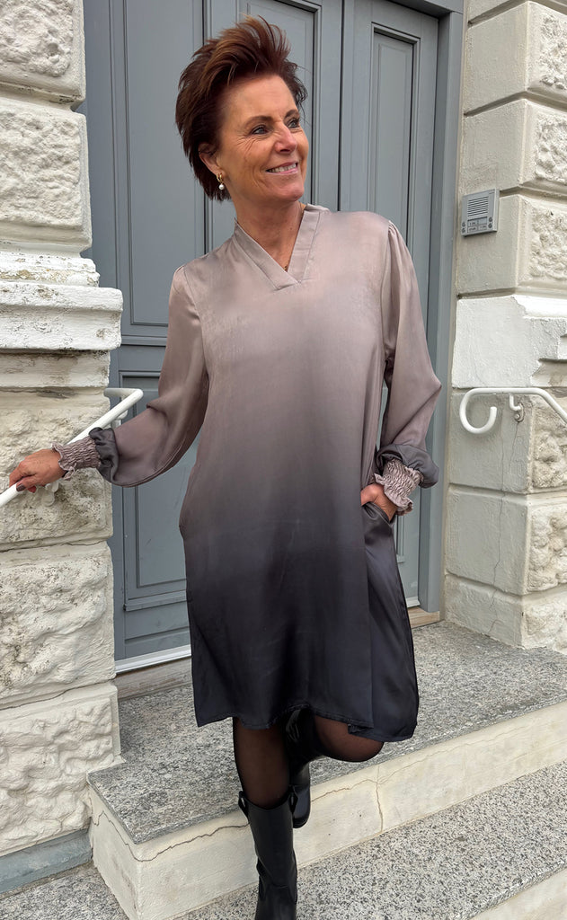 Say INA Copenhagen Kjole - Elva Short - Fading Colours