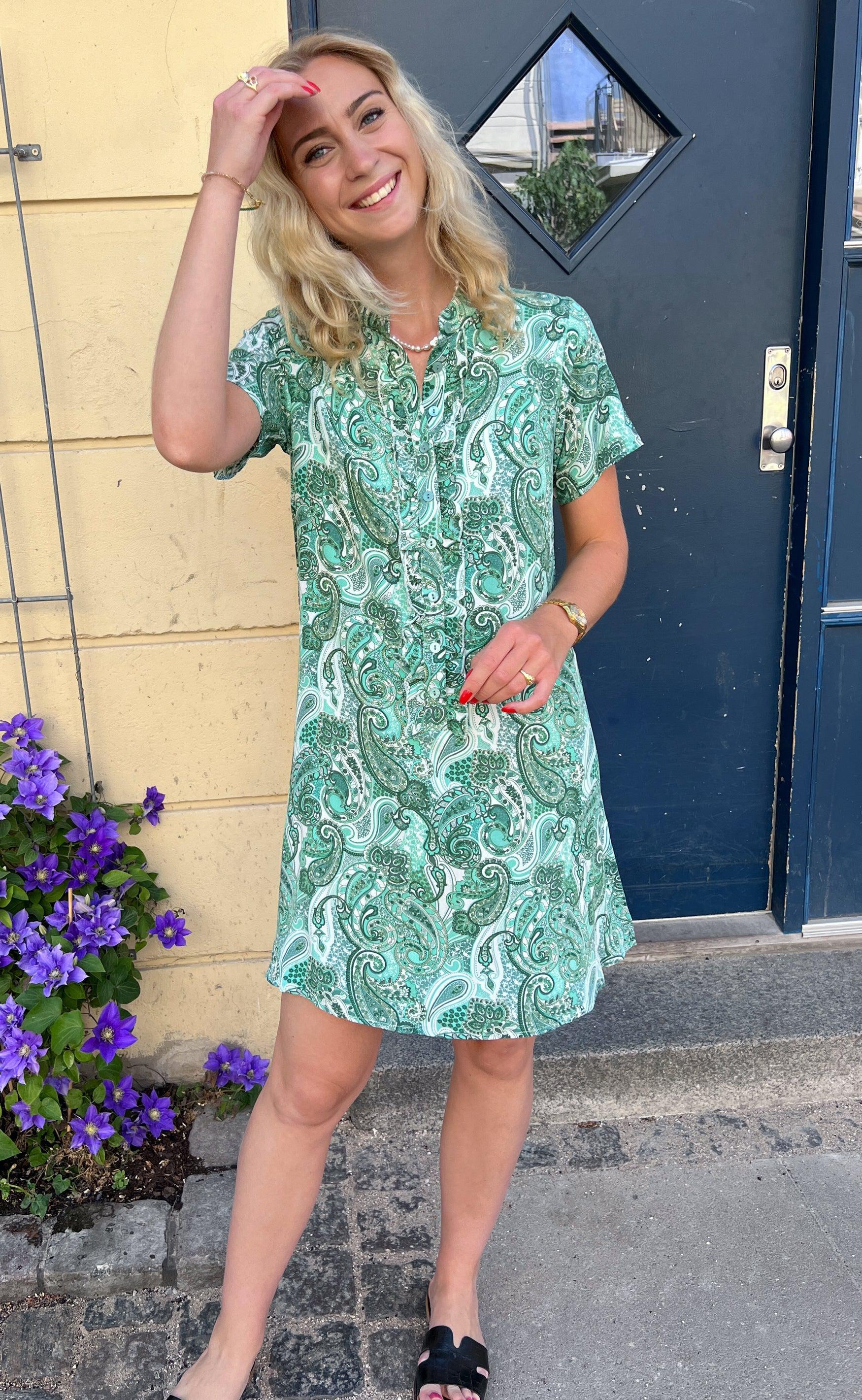 Say INA Copenhagen Kjole - Flora - Green Paisley