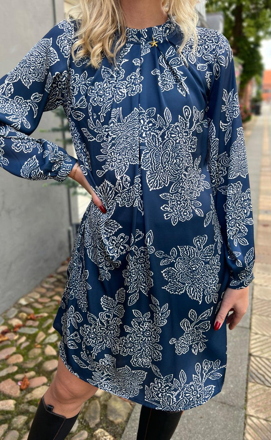 Say INA Copenhagen Kjole - Hazel - Navy Blue Flower