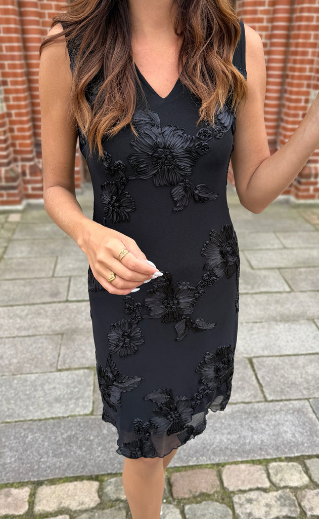 Say INA Copenhagen Kjole - Kalina - Black 3D Flower