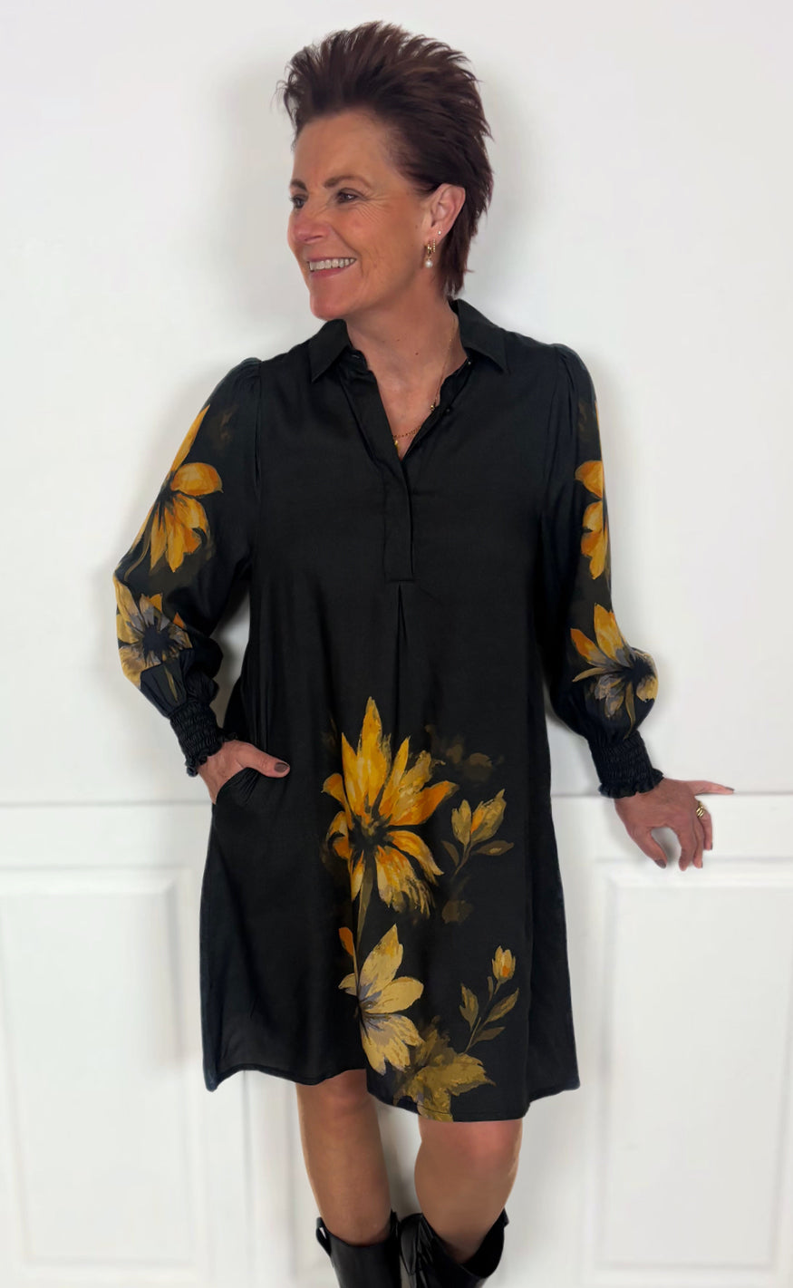 Say INA Copenhagen Kjole - Katie - Black W. Big Flowers