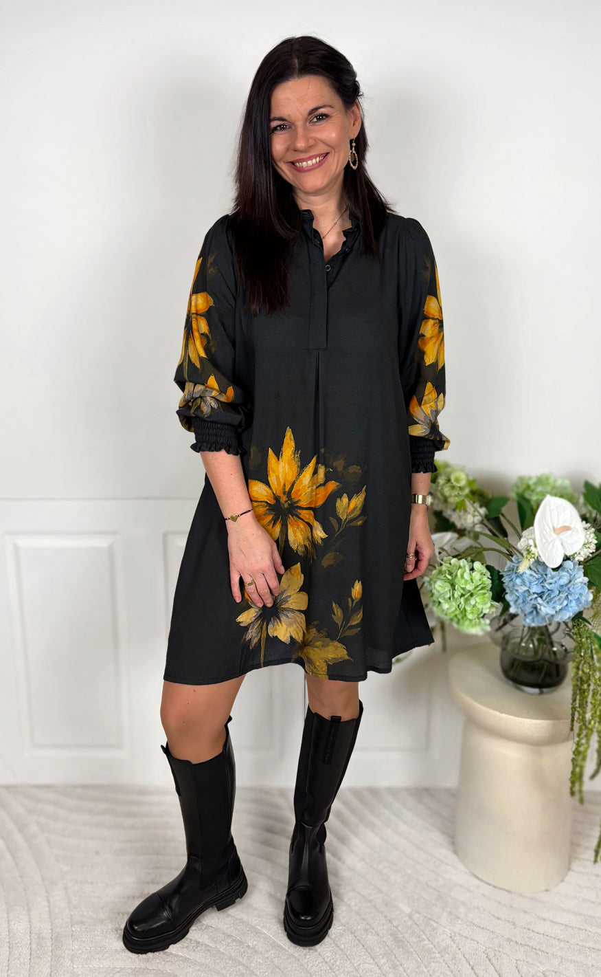 Say INA Copenhagen Kjole - Katie - Black W. Big Flowers
