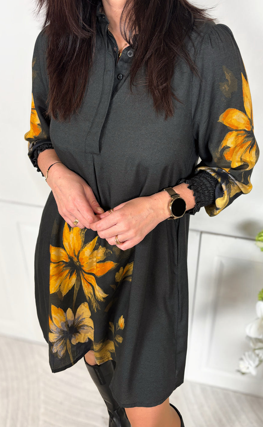 Say INA Copenhagen Kjole - Katie - Black W. Big Flowers