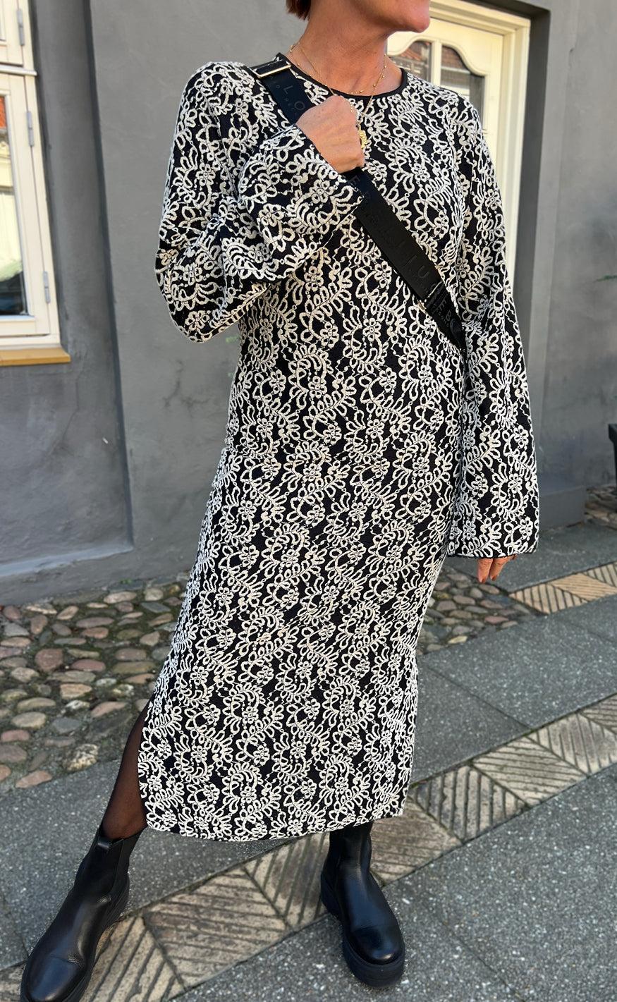Say INA Copenhagen Kjole - Lanza - Black W. White Paisley