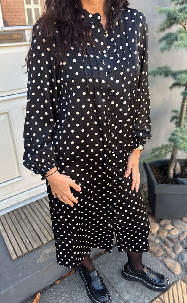 Say INA Copenhagen Kjole - Liara - Black W. White Dots