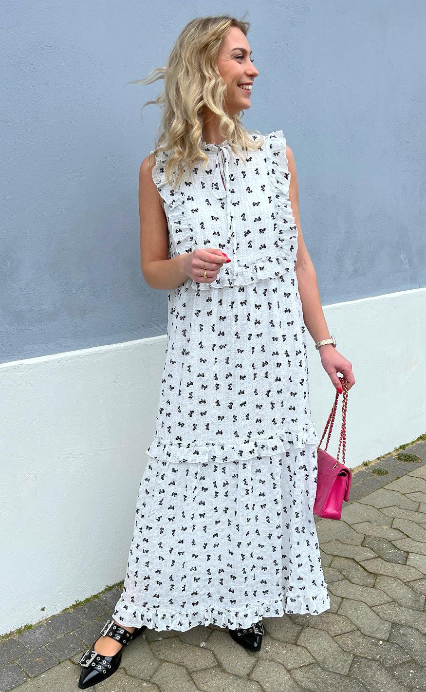 Say INA Copenhagen Kjole - Lilja Bow Dress - White w. Black Bows