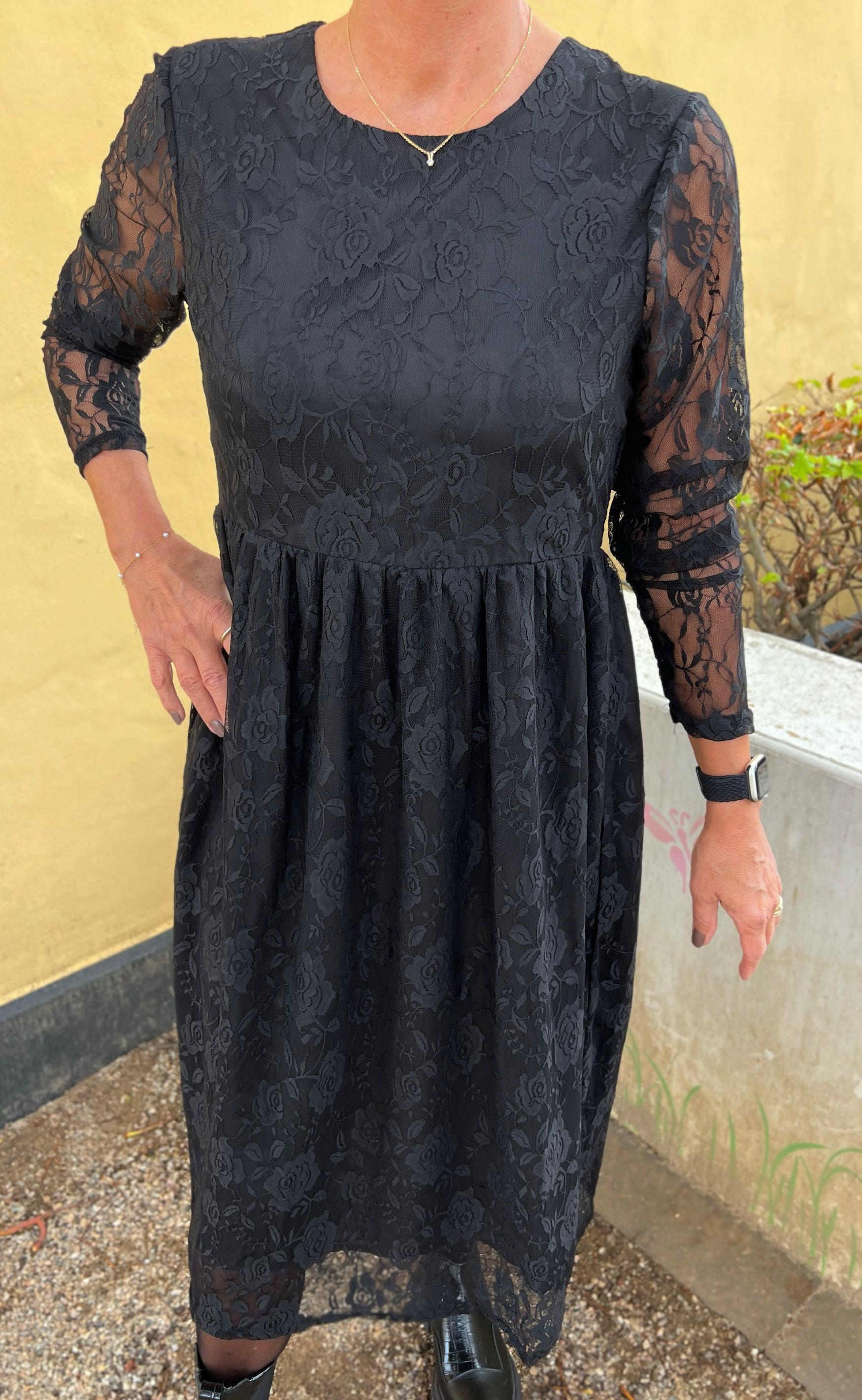 Say INA Copenhagen Kjole - Liva - Black Flower Lace
