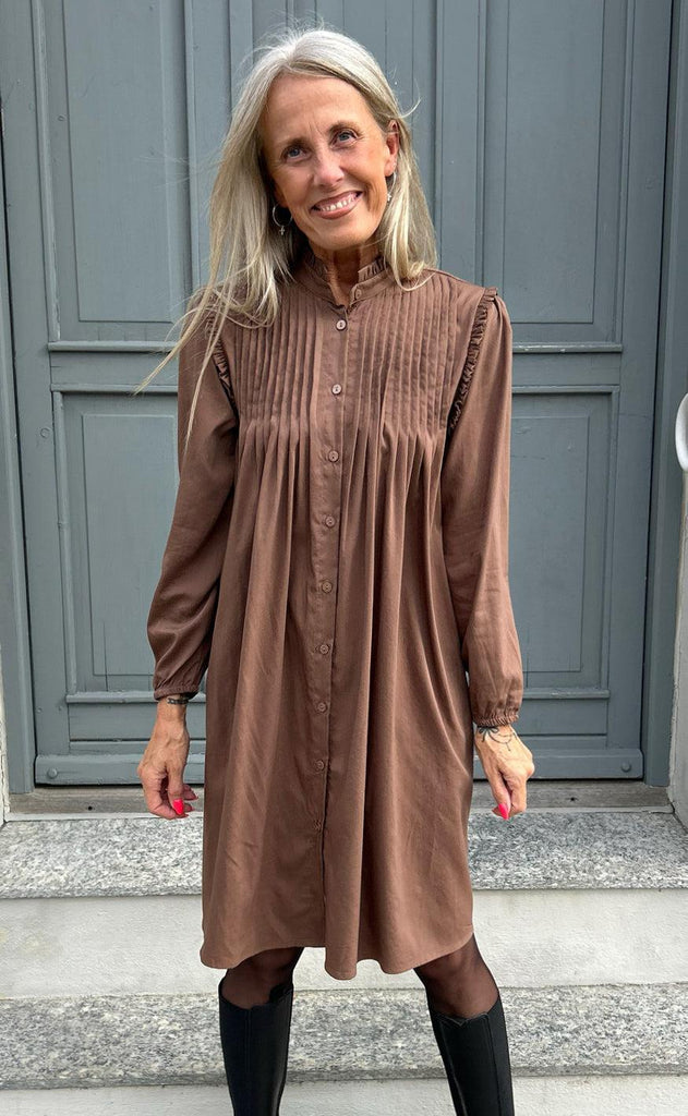 Say INA Copenhagen Kjole - Loui - Brown