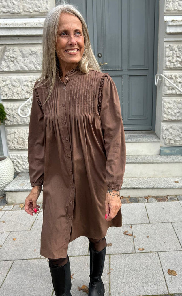 Say INA Copenhagen Kjole - Loui - Brown