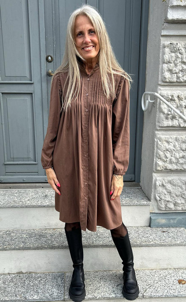 Say INA Copenhagen Kjole - Loui - Brown