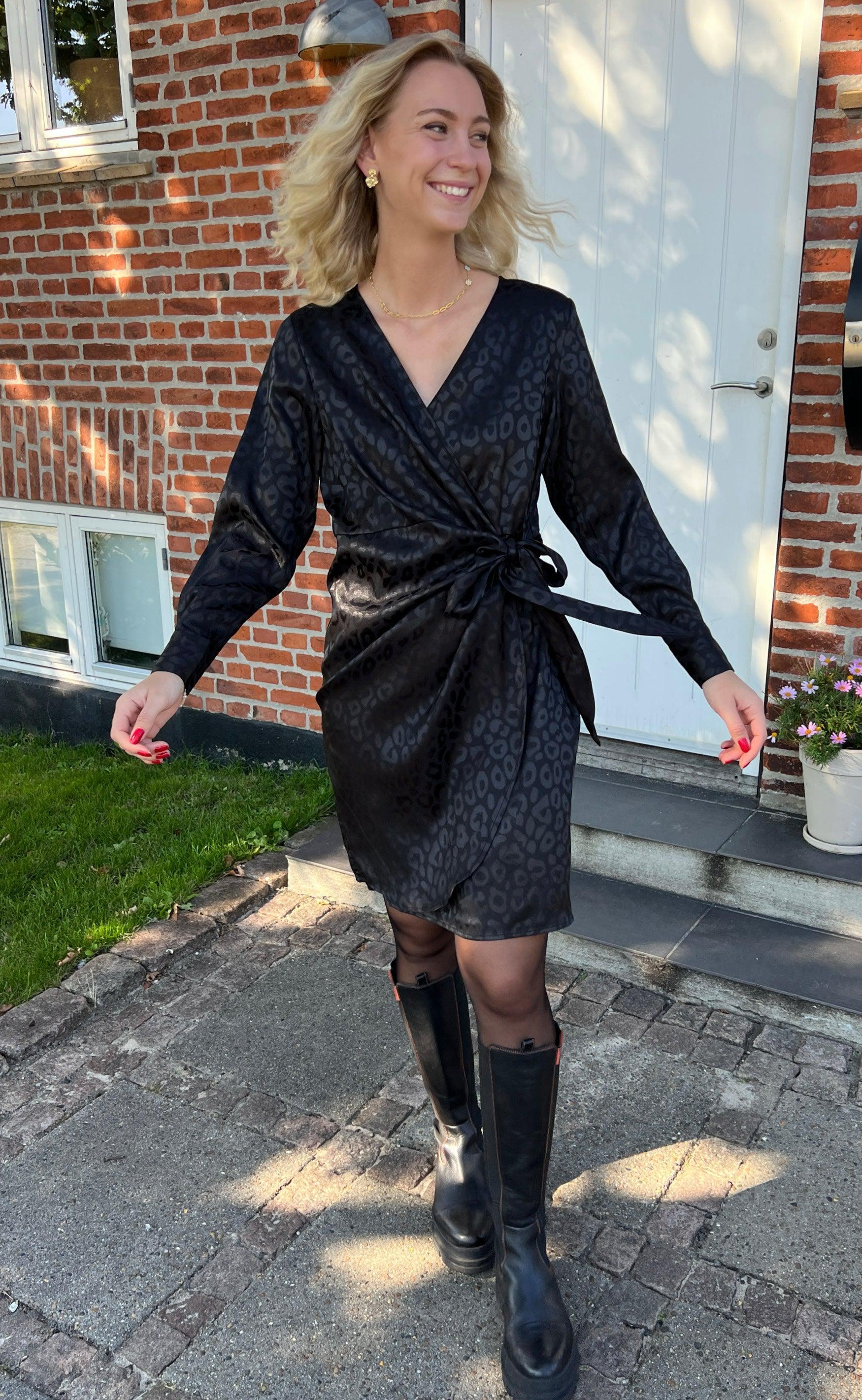 Say INA Copenhagen Kjole - Nynne - Black Leopard