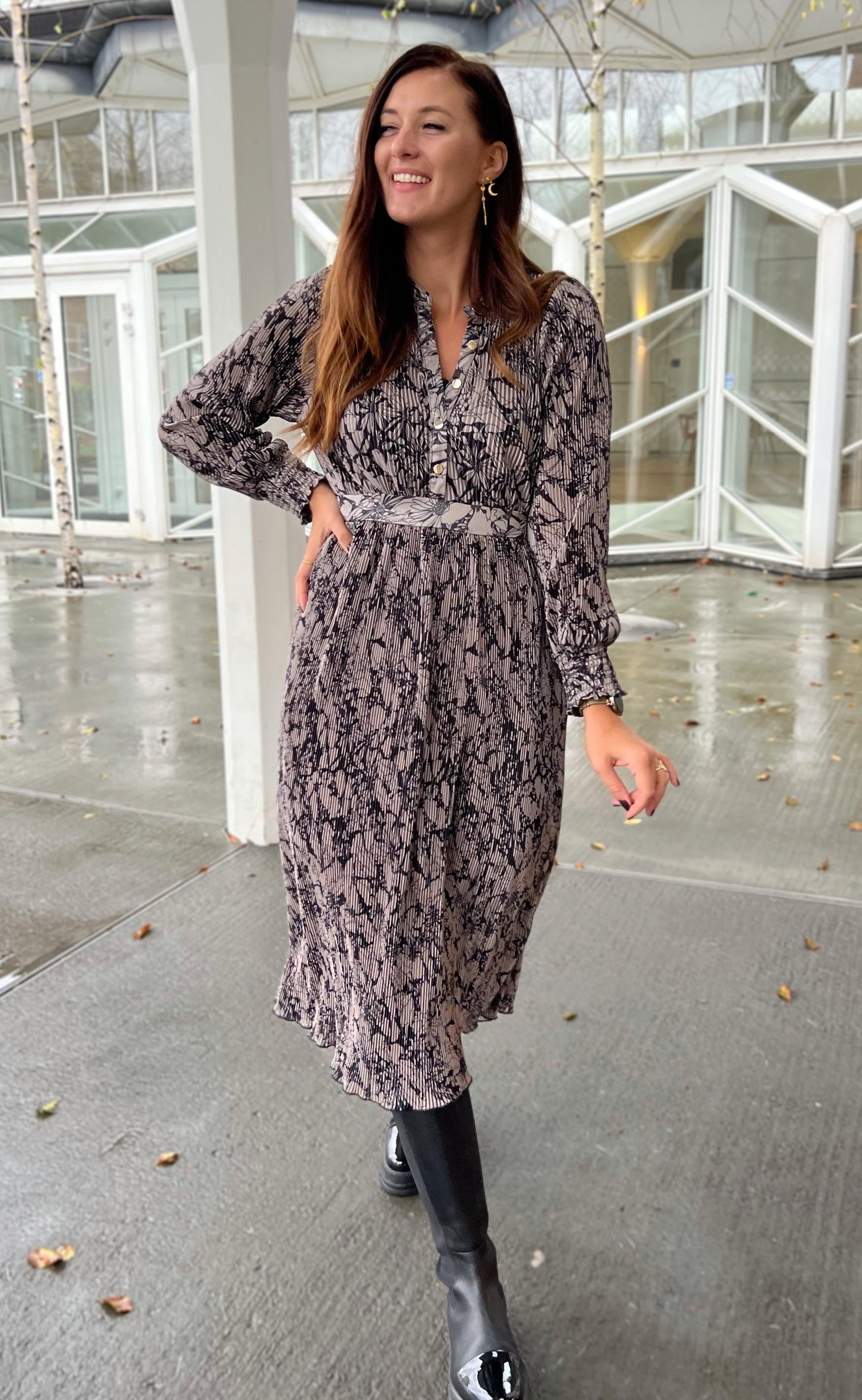 Say INA Copenhagen Kjole - Olivia - Black/Brown Flower