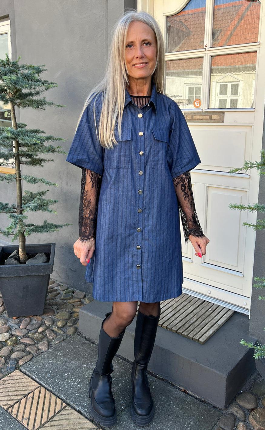 Say INA Copenhagen Kjole - Sif - Dark Denim W. Black Stripes