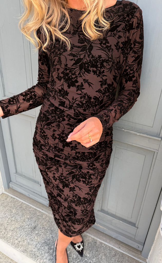 Say INA Copenhagen Kjole - Sophia LS - Brown W. Black Flower
