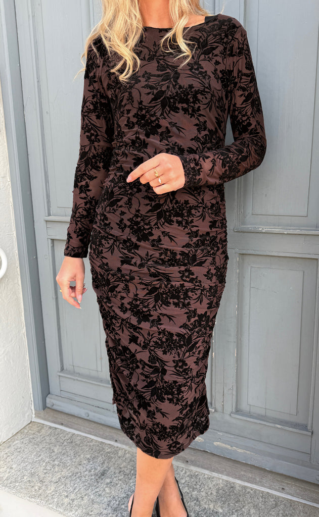 Say INA Copenhagen Kjole - Sophia LS - Brown W. Black Flower