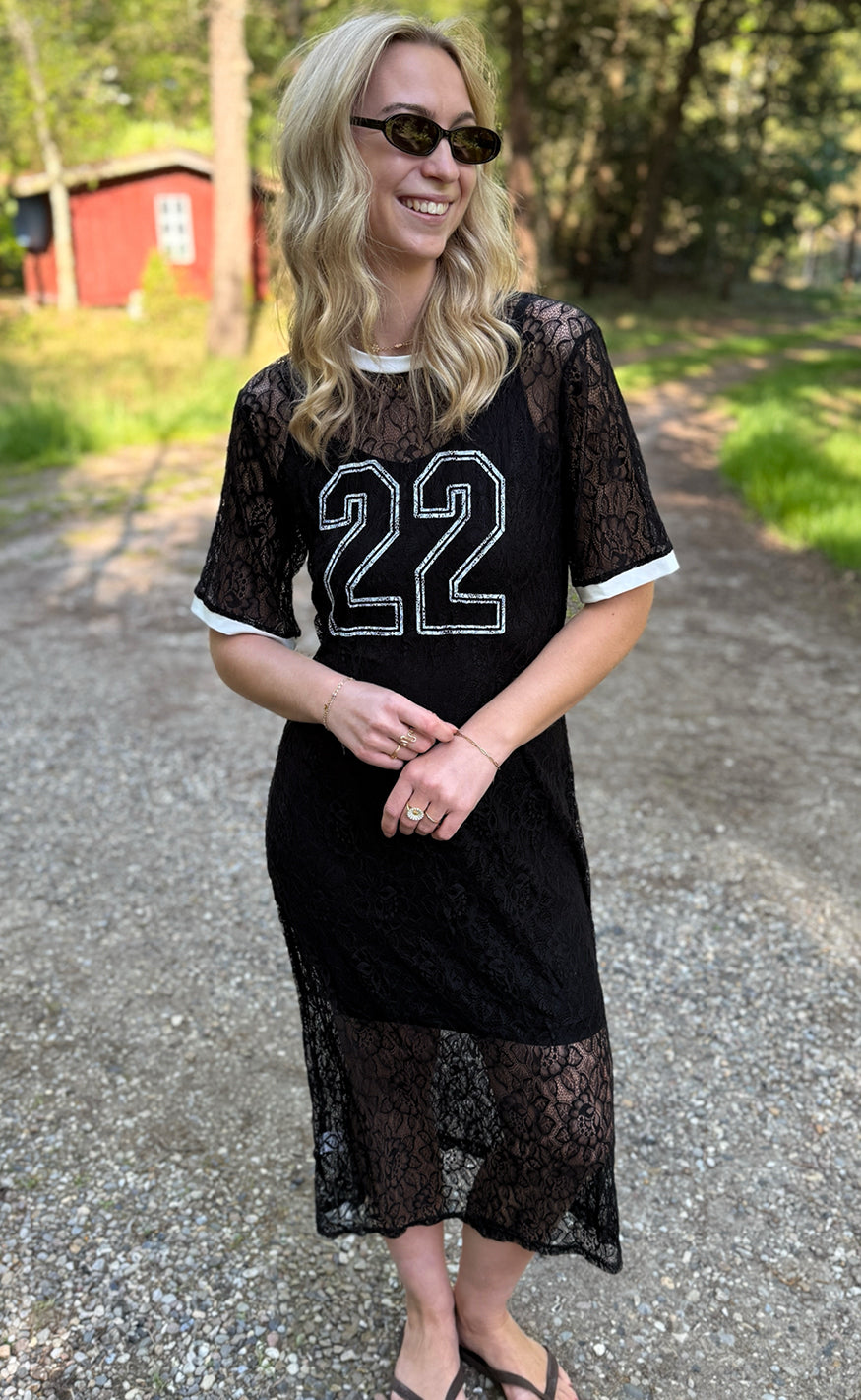 Say INA Copenhagen Kjole - Susanna Football - Black Lace (vendbar)