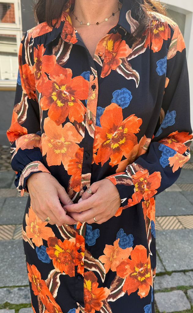 Say INA Copenhagen Kjole - Tanja - Black W. Flowers