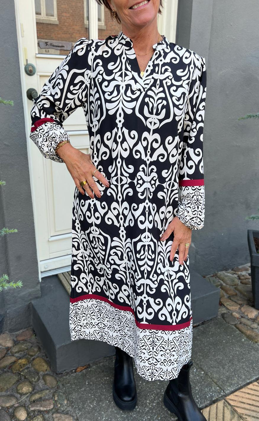 Say INA Copenhagen Kjole - Tia - Black W. White Print