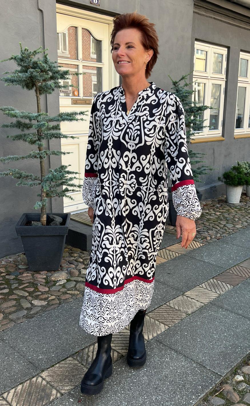 Say INA Copenhagen Kjole - Tia - Black W. White Print