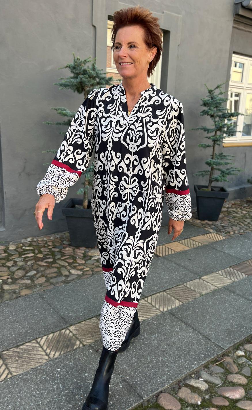 Say INA Copenhagen Kjole - Tia - Black W. White Print