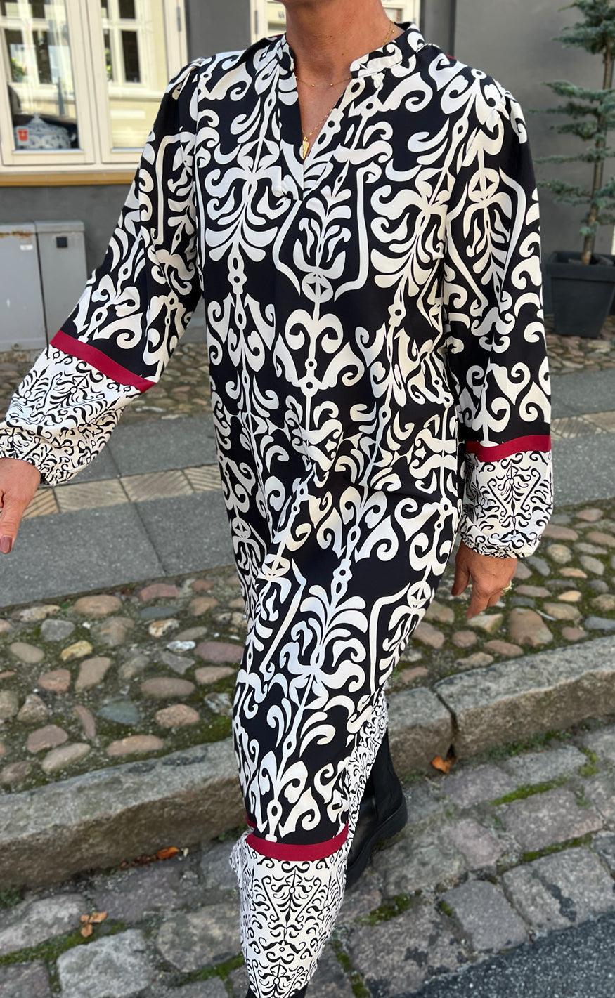Say INA Copenhagen Kjole - Tia - Black W. White Print