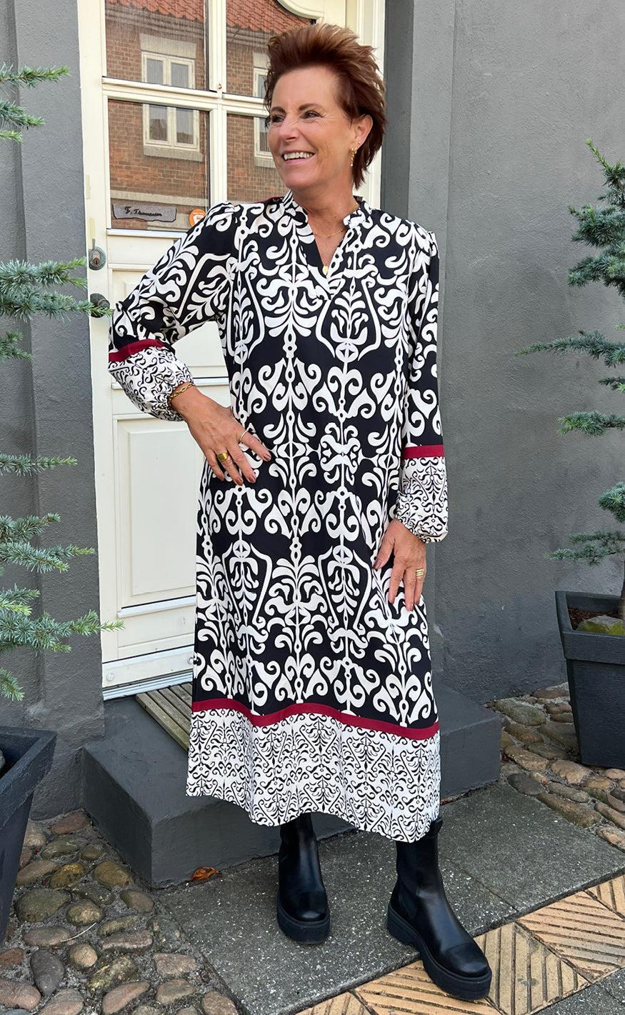Say INA Copenhagen Kjole - Tia - Black W. White Print