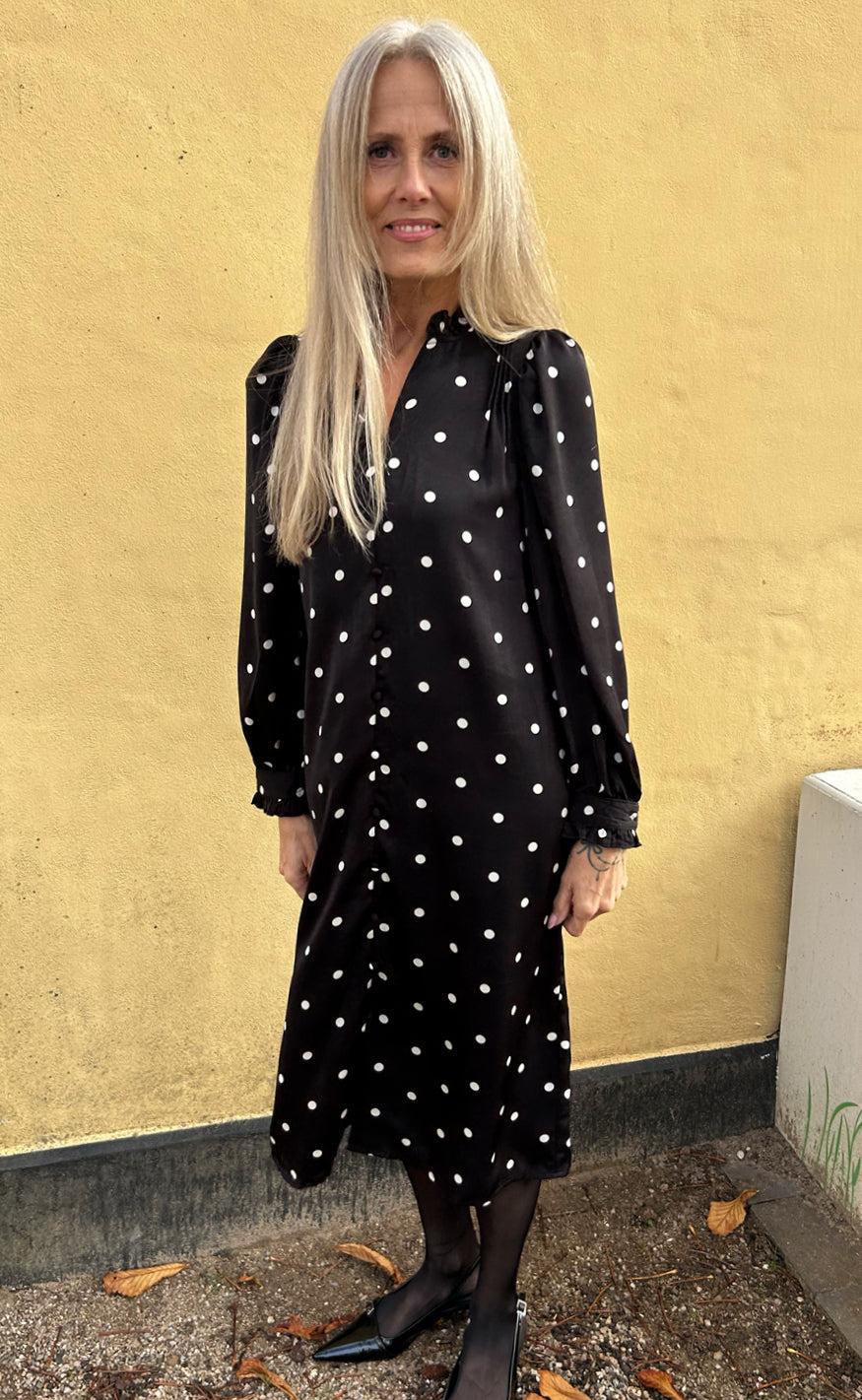 Say INA Copenhagen Kjole - Tiki - Black W. White Dots