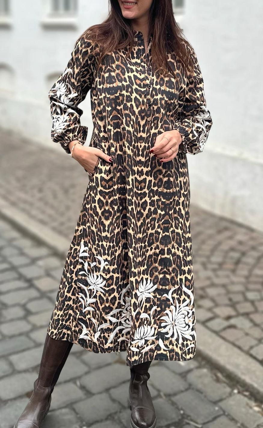 Say INA Copenhagen Kjole - Tilde Long - Leopard W. Embroidery