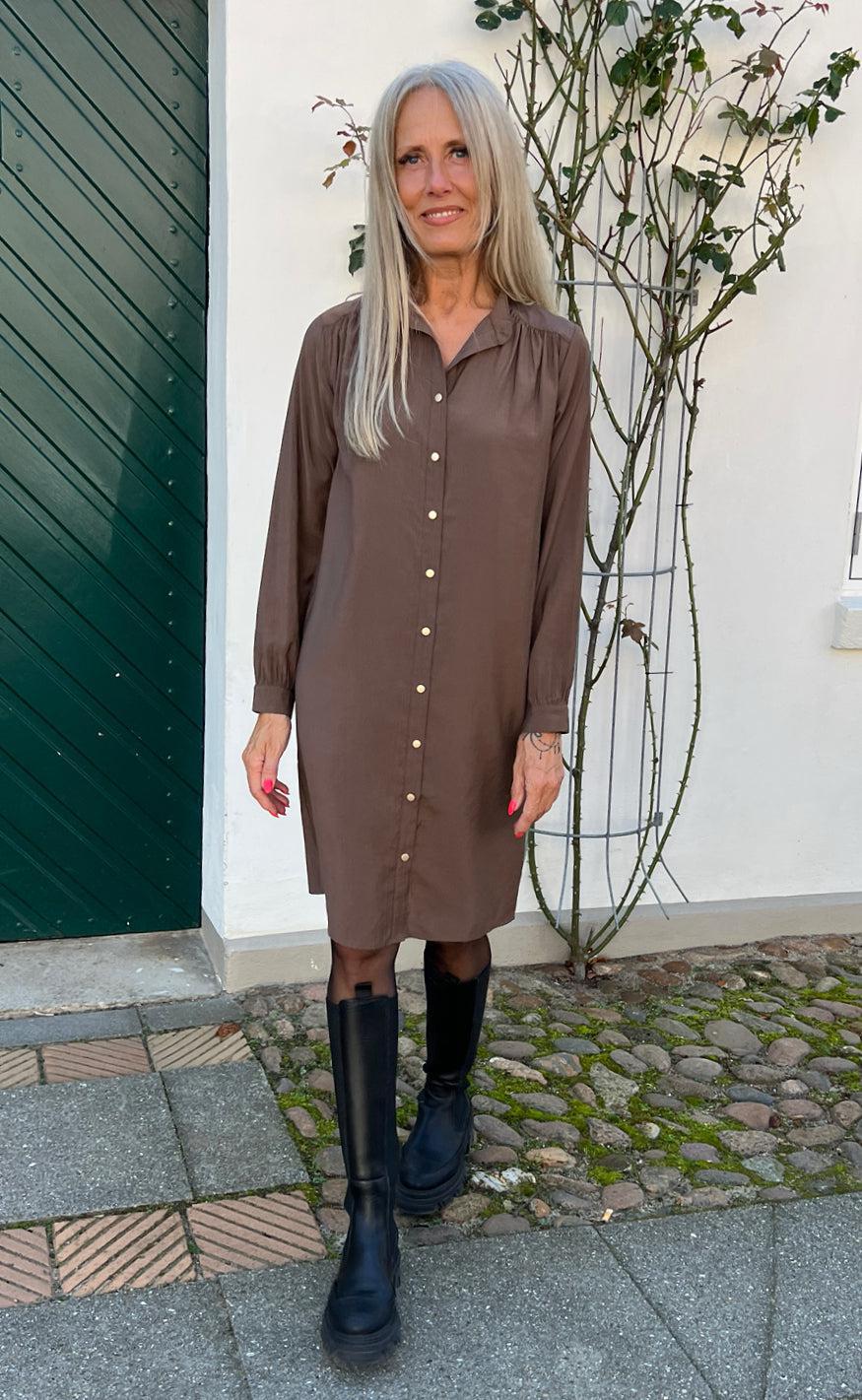 Say INA Copenhagen Kjole - Tina - Dark Brown