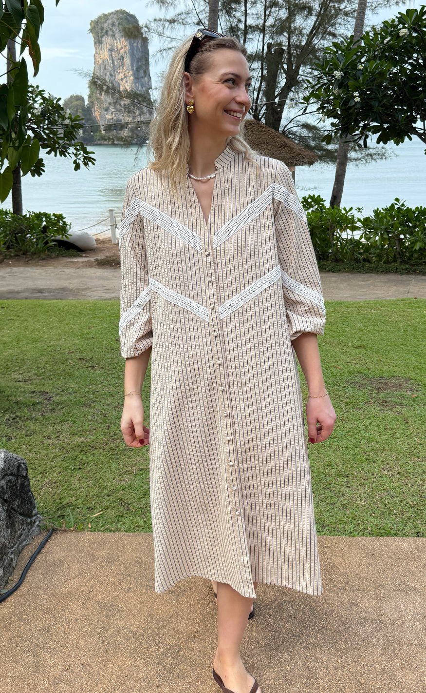 Say INA Copenhagen Kjole - Viola - Camel / Black Striped