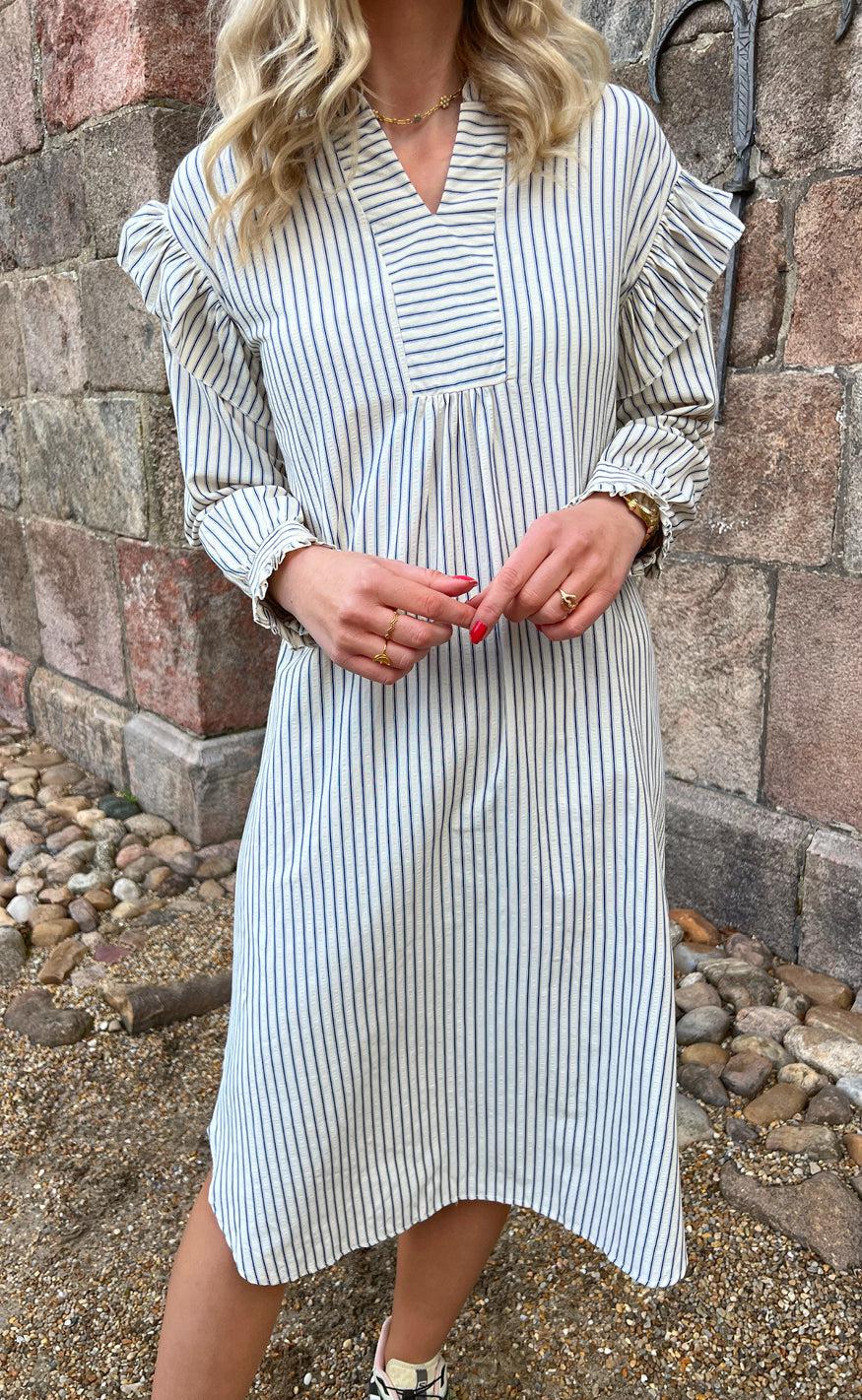 Say INA Copenhagen Kjole - Wilja - White/Blue Stripes