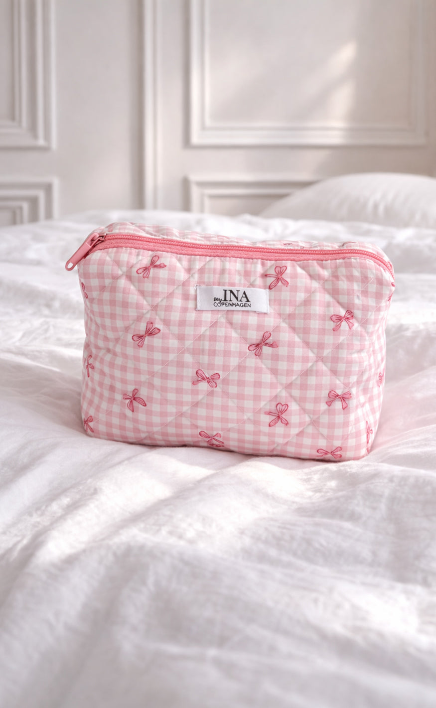 Say INA Copenhagen Makeup Taske - Medium - Pink Checks W. Bows